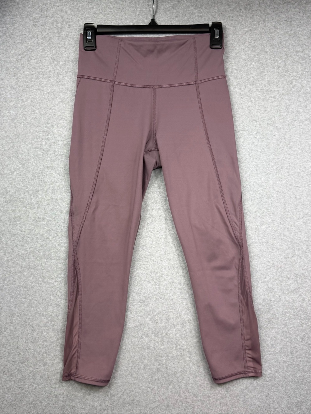 Athleta Lightning Capri Leggings in mauve, size XS